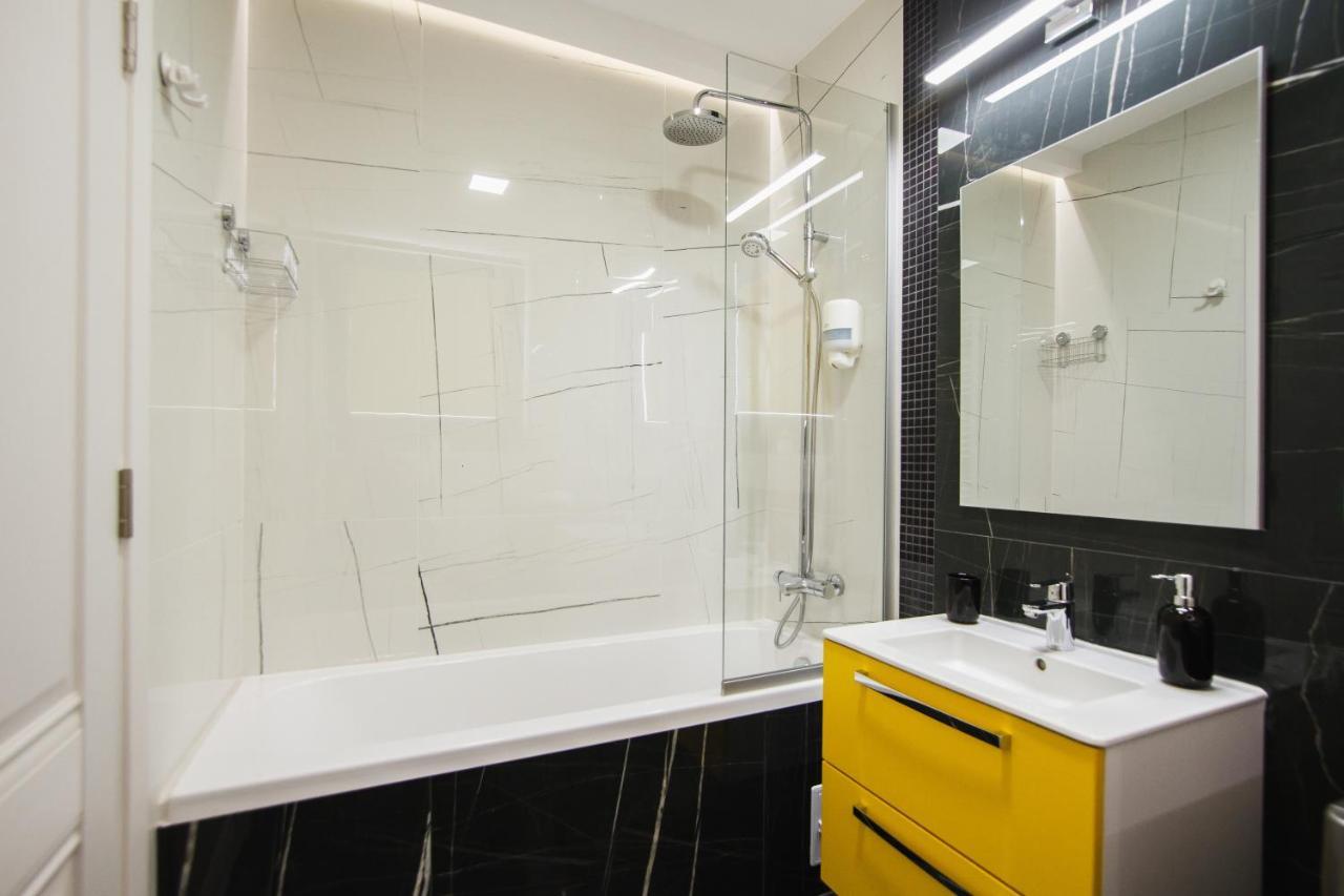 Romantic Getaway At West Residence Oradea Eksteriør bilde