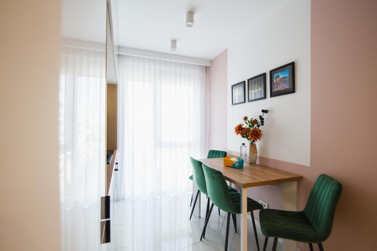 Romantic Getaway At West Residence Oradea Eksteriør bilde
